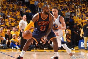 爱游戏网页 詹姆斯的经典比赛 