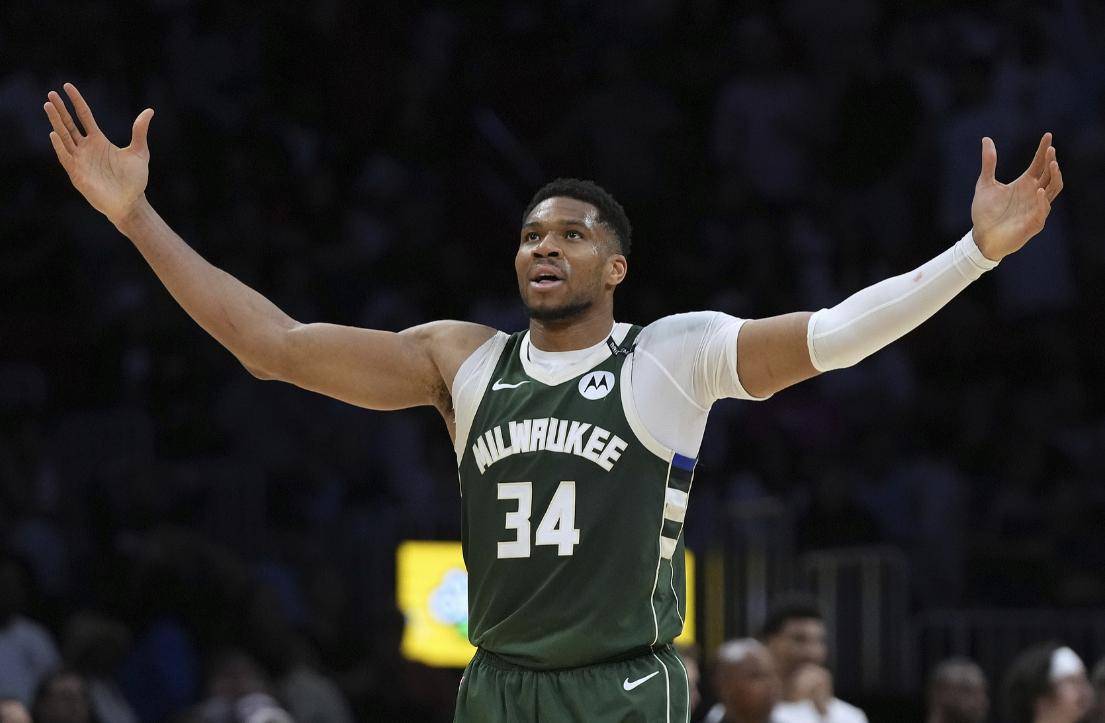 包含字母哥连续十五场比赛得分超过大胜，塞尔维亚队挑战极限！的词条